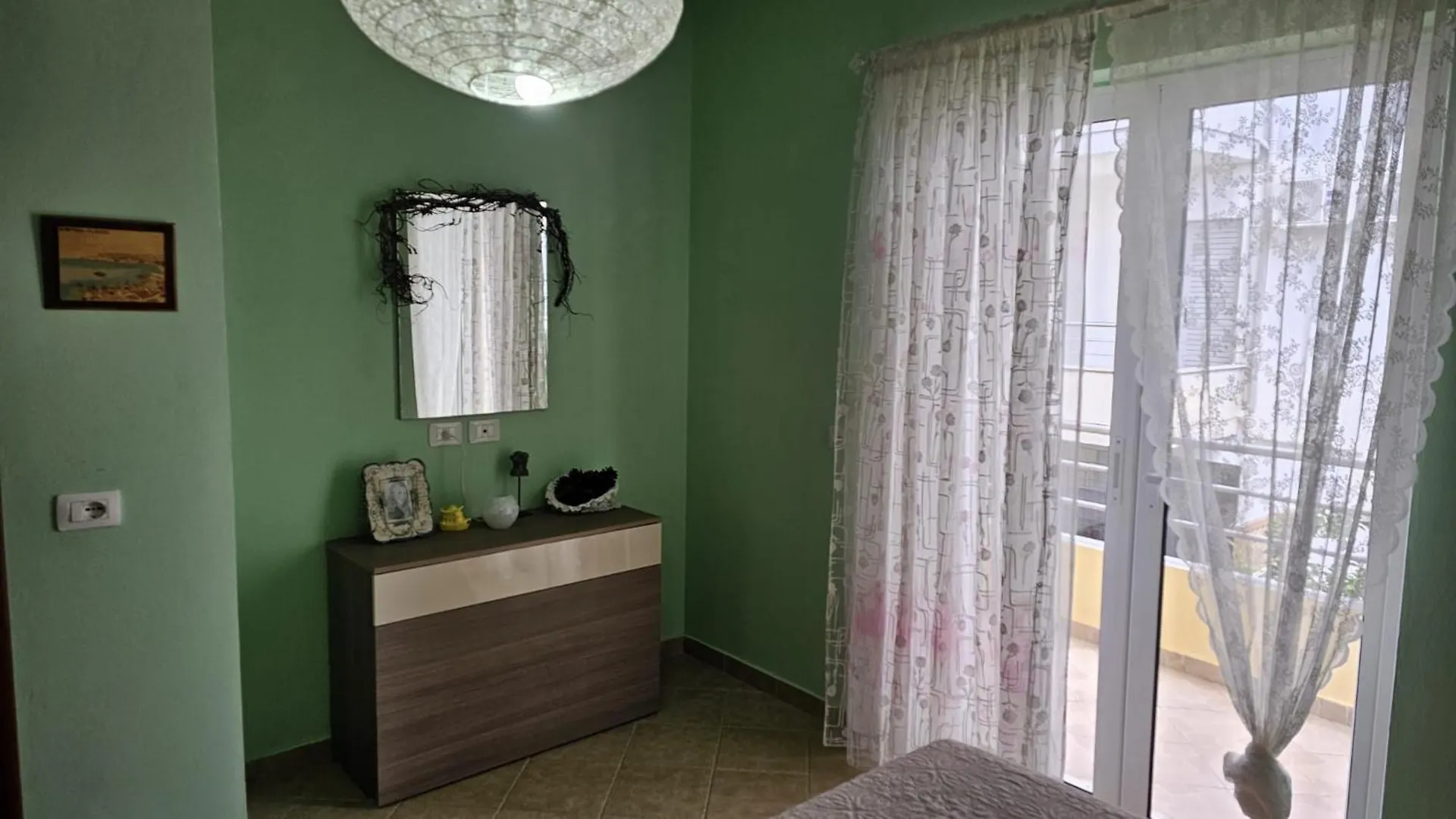 Evans Apartment Sarande
