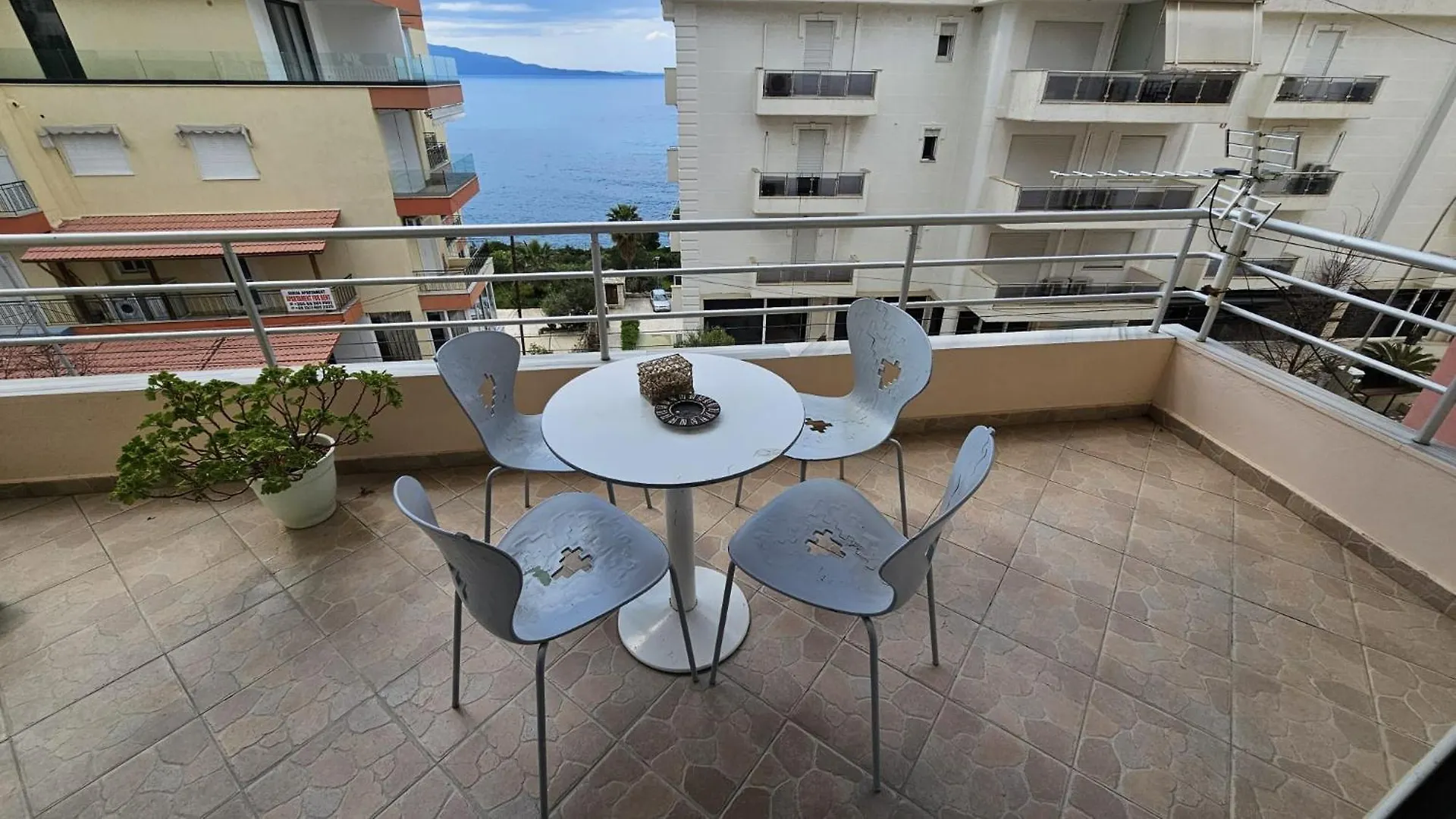 Evans Apartment Sarande